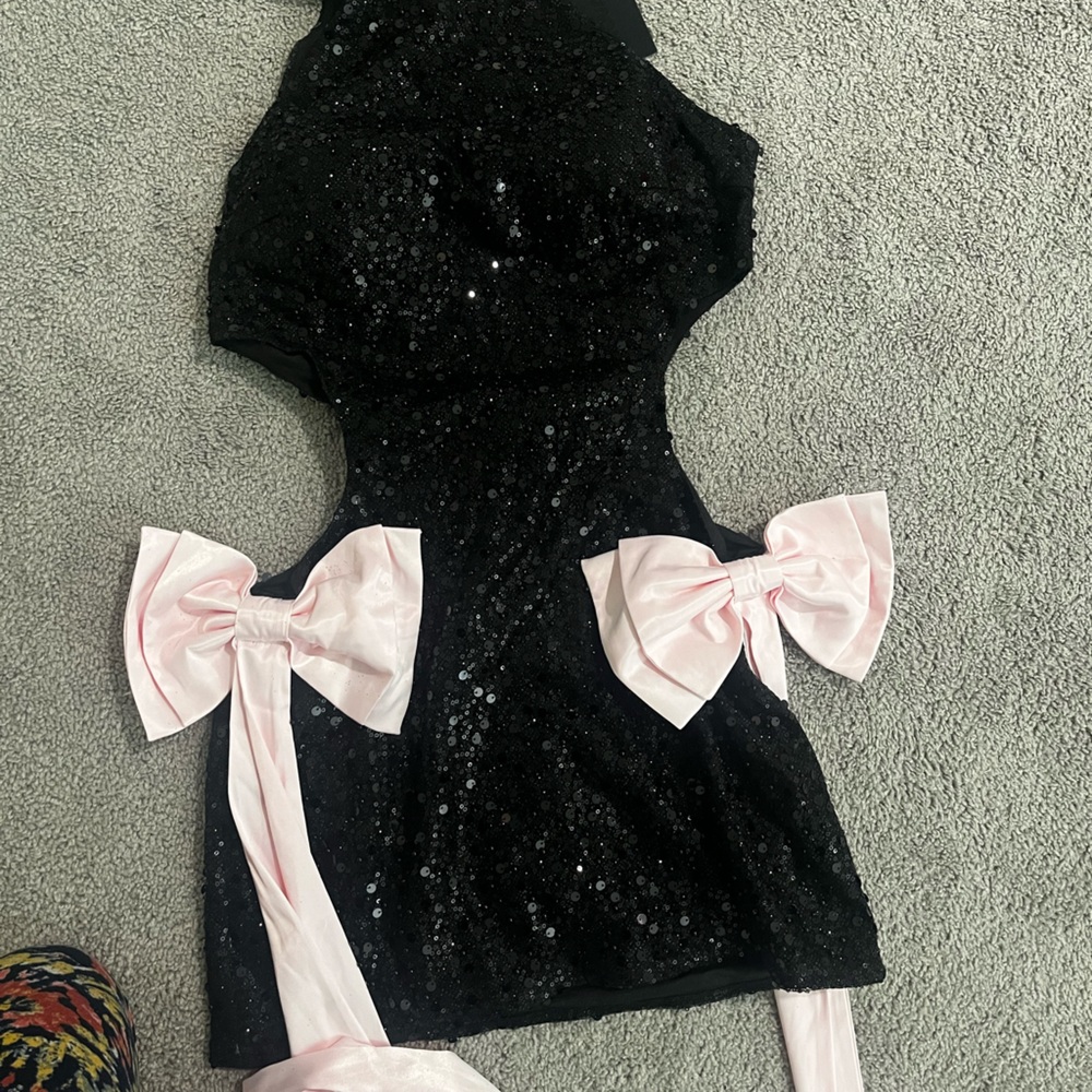 Dress - Picture 4 of 4